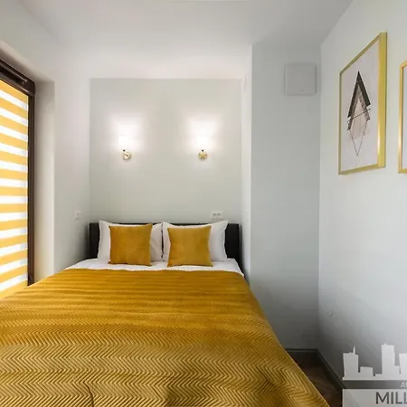 Millennium Port Gold Apartment Warsaw
