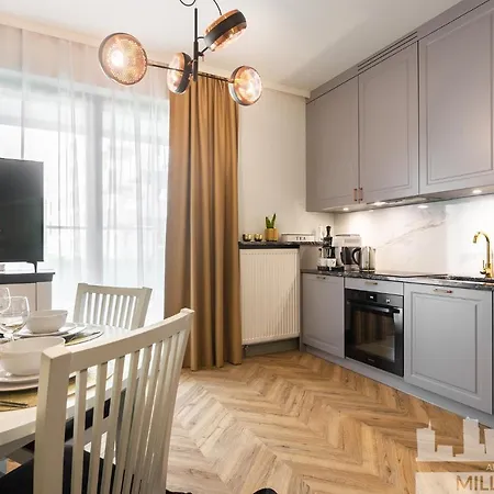 Millennium Port Gold Apartment Warsaw