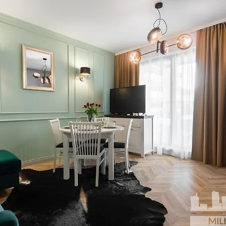 Millennium Port Gold Apartment Warsaw