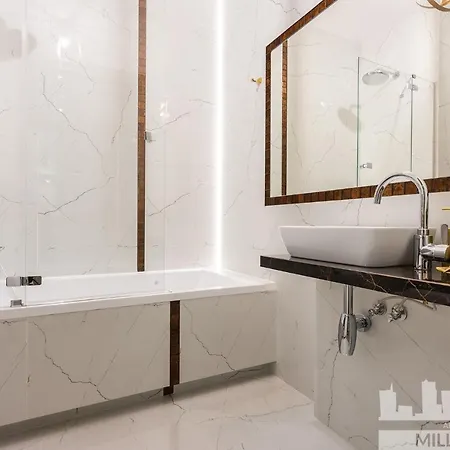 Millennium Port Gold Apartment *