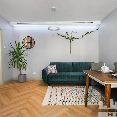 Millennium Port Gold Apartment *